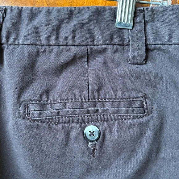 Ladies GAP Charcoal Bermuda Shorts - Picture 8 of 9